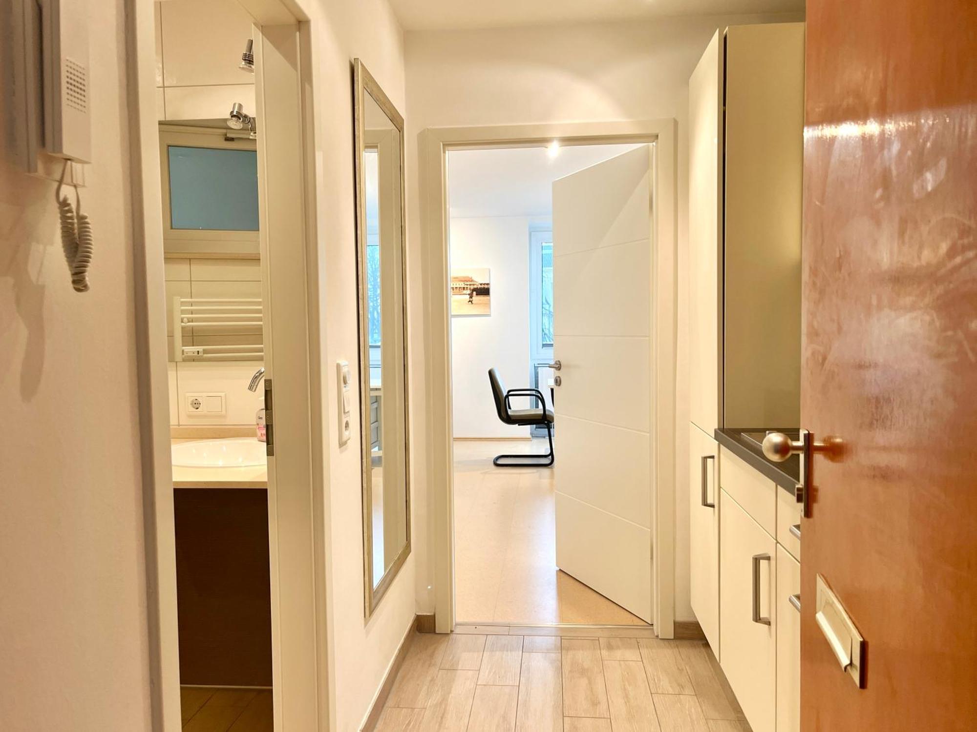 Strand Suite